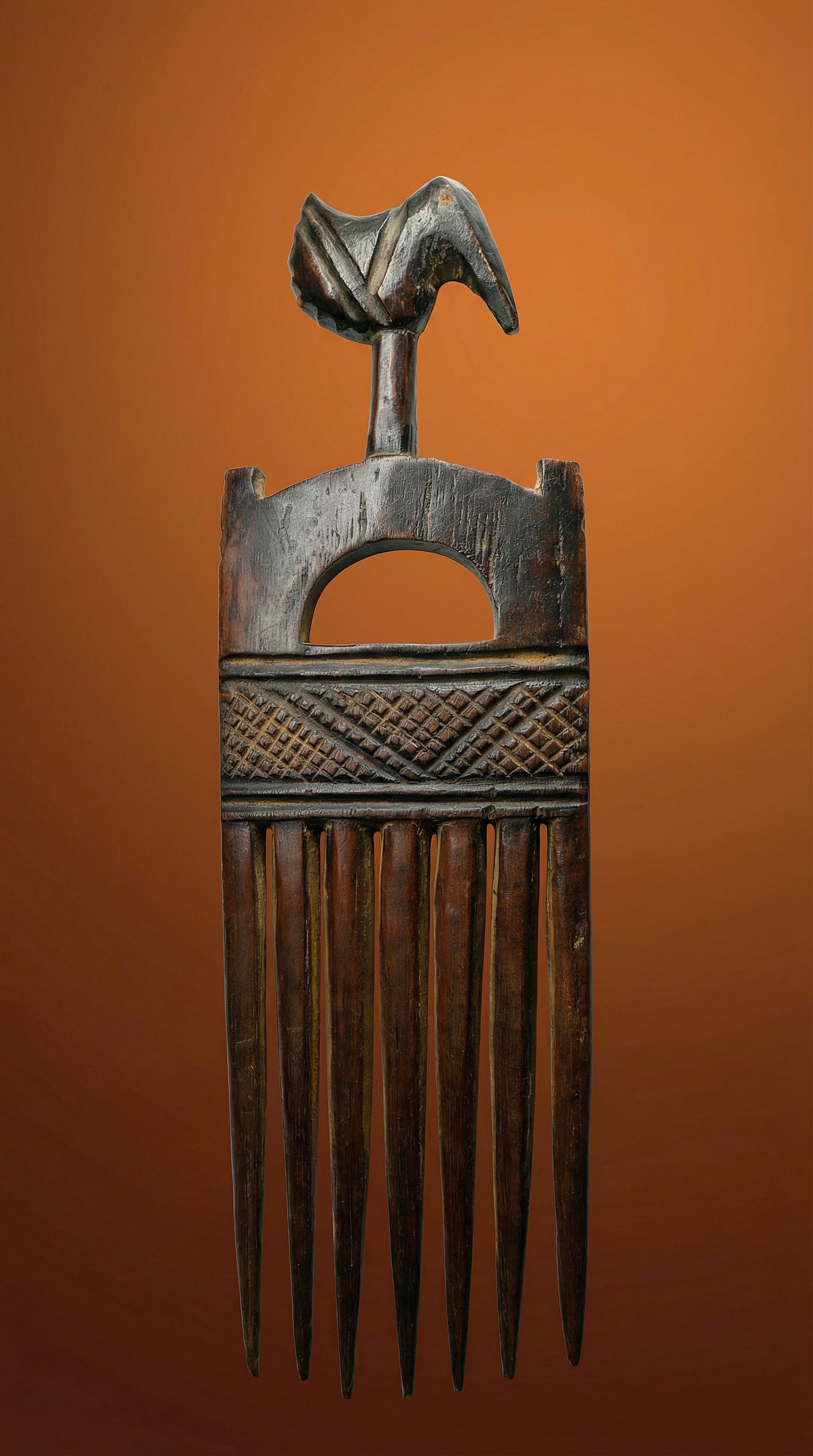 A Fante Comb with Avian Finial (1 of 1)