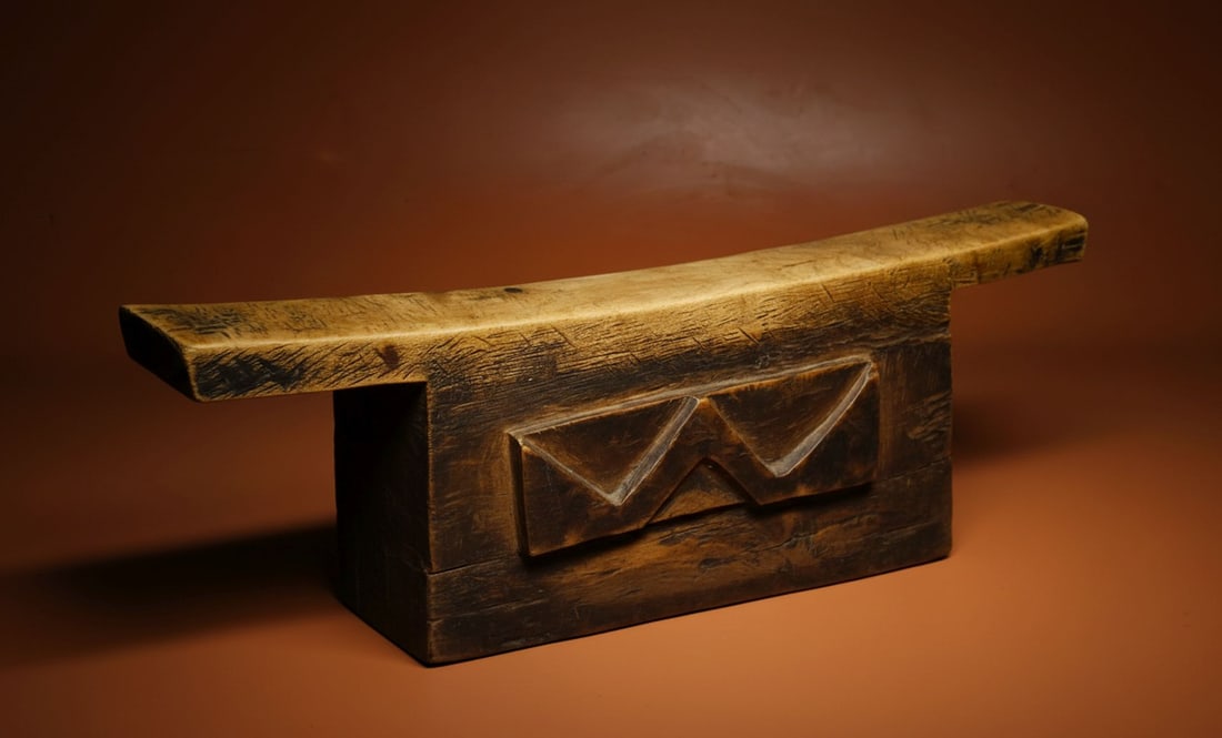 Incredibly Heavy Zulu Headrest (1 of 6)