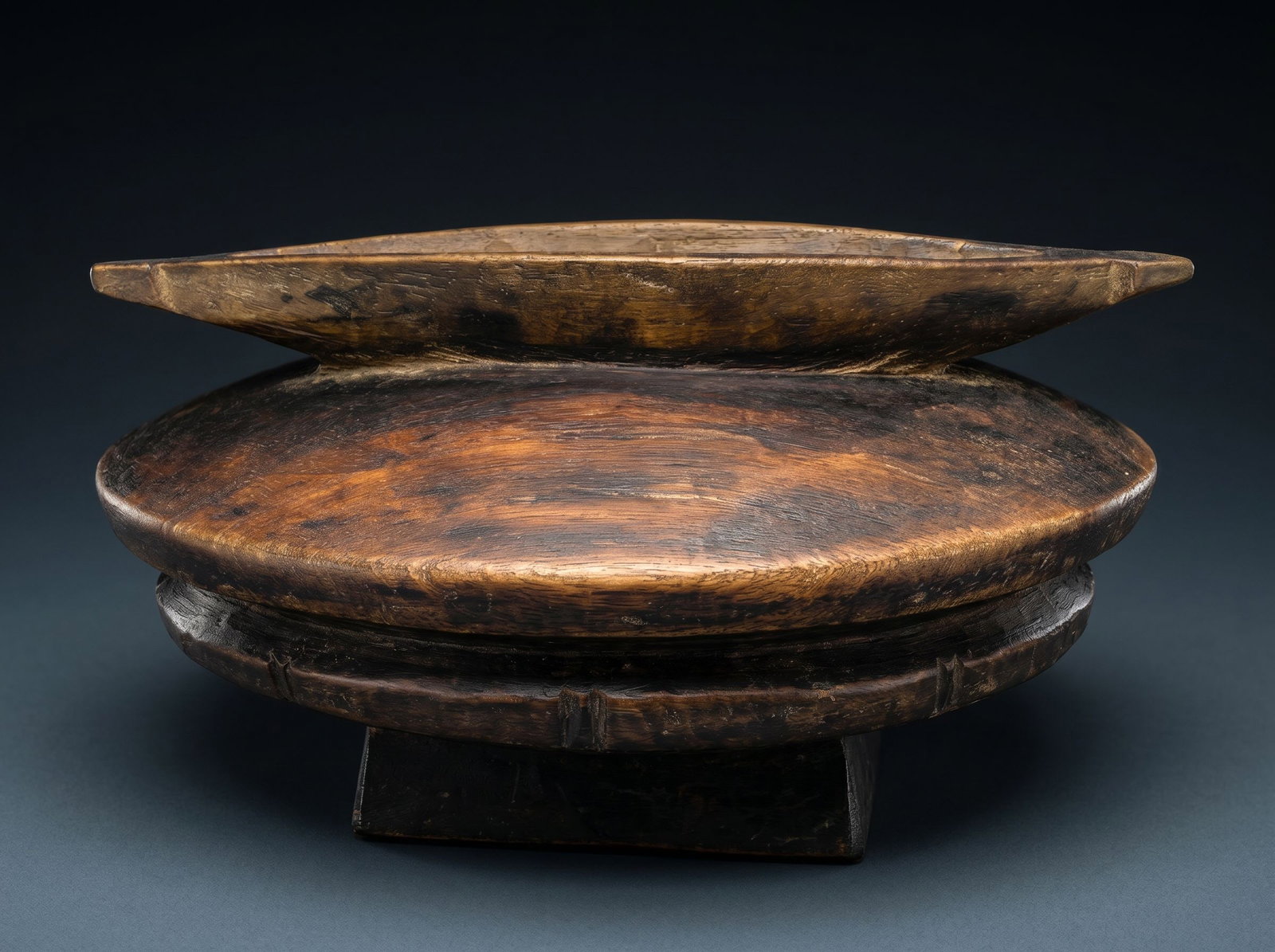 A Lozi Container with Canoe as the handle (1 of 2)