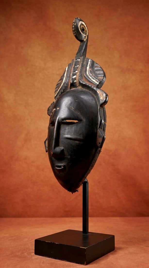 A Ligbe African Mask (1 of 7)