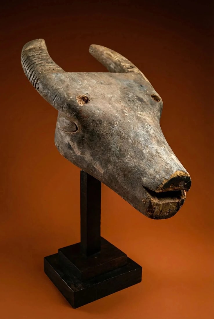 Ogoni Bush Cow Dance Crest (1 of 9)