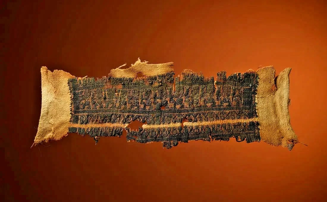 Ancient Egyptian Coptic Textile Fragment 3rd to 5th Century (1 of 4)