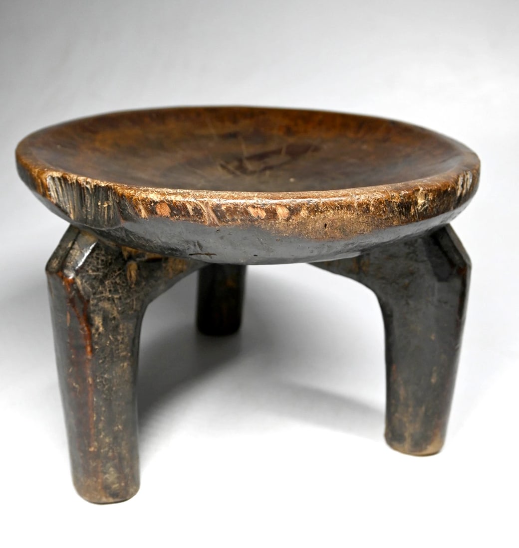 Old Hehe stool - 5