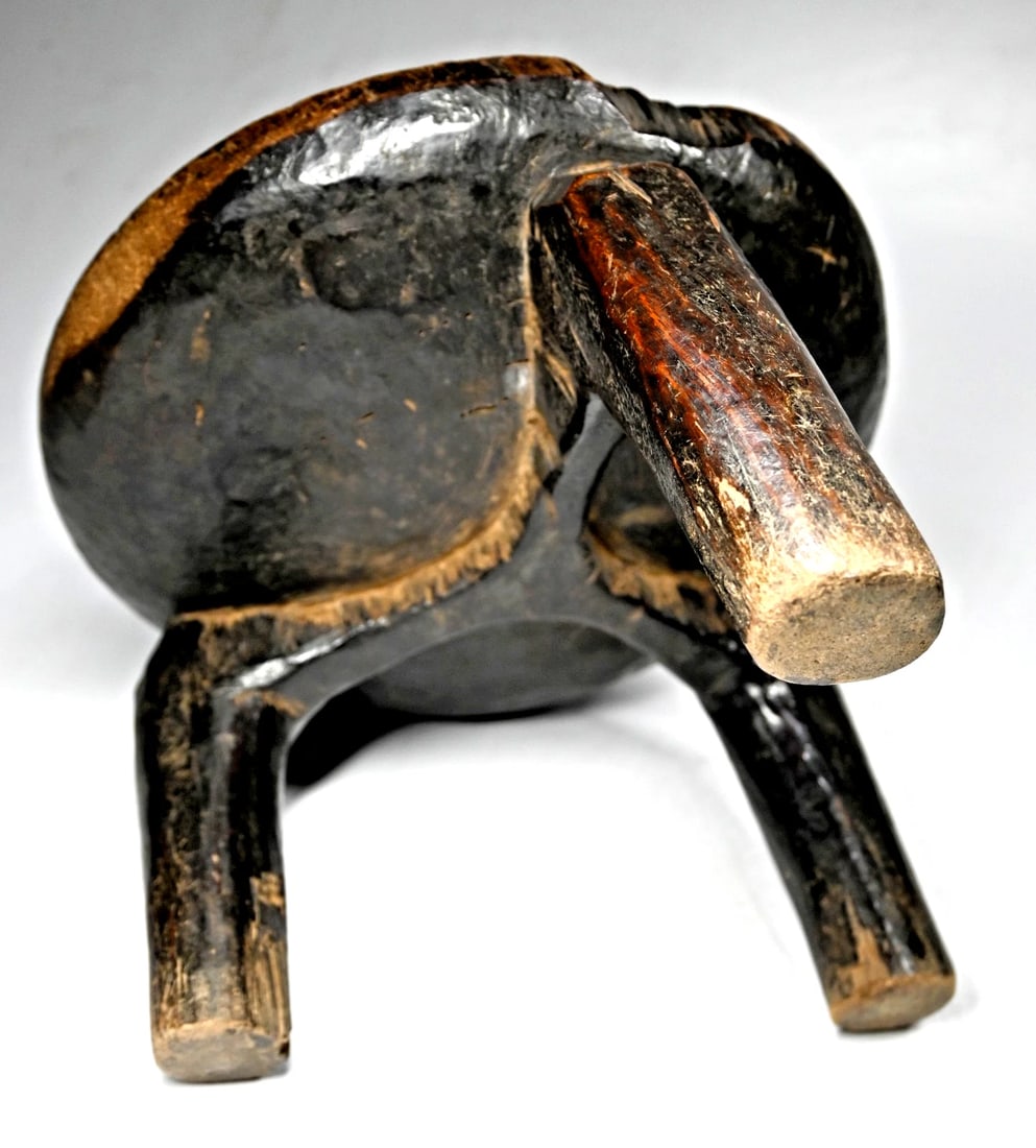 Old Hehe stool - 6