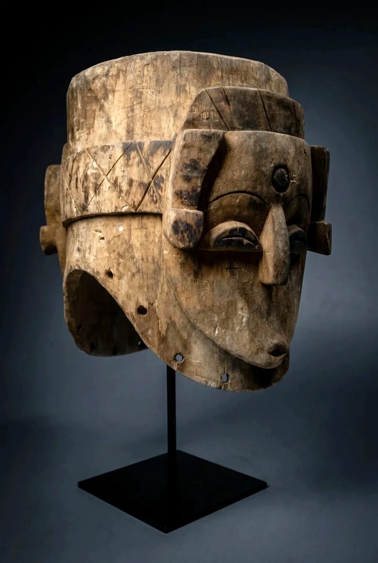 A Kwele / Fang Ceremonial mask (1 of 6)