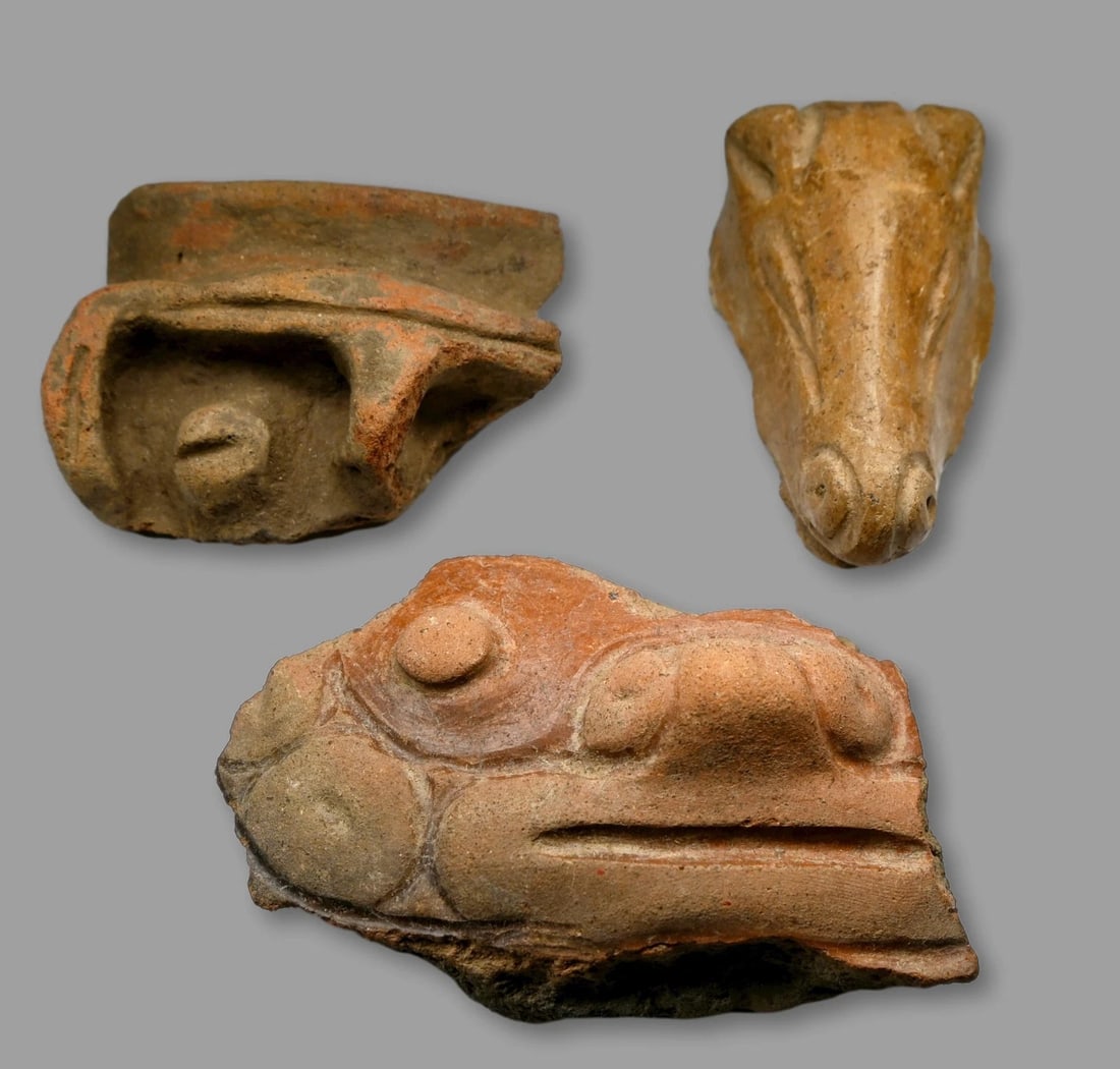 3 Rare Ancient Sculpture Fragments Venezuela 1000 BC: A lot of three ancient pottery sculpture fragment of a human and a zoomorphic figure from the Los Barrancos culture of Venezuela , South America, dating back to 1000 BC to possibly 1000 AD. Very littl