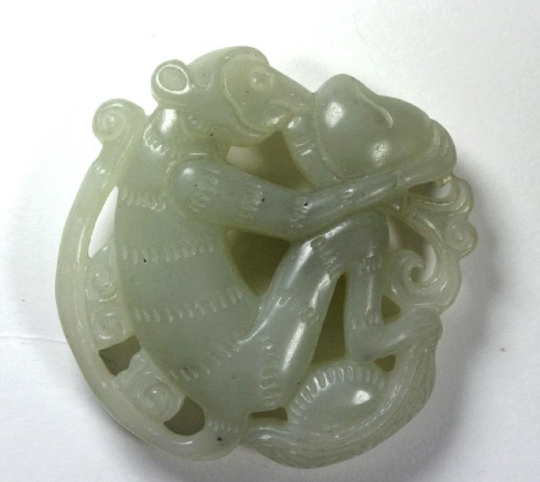 CHINESE CARVED JADE MONKEY PENDANT (1 of 2)