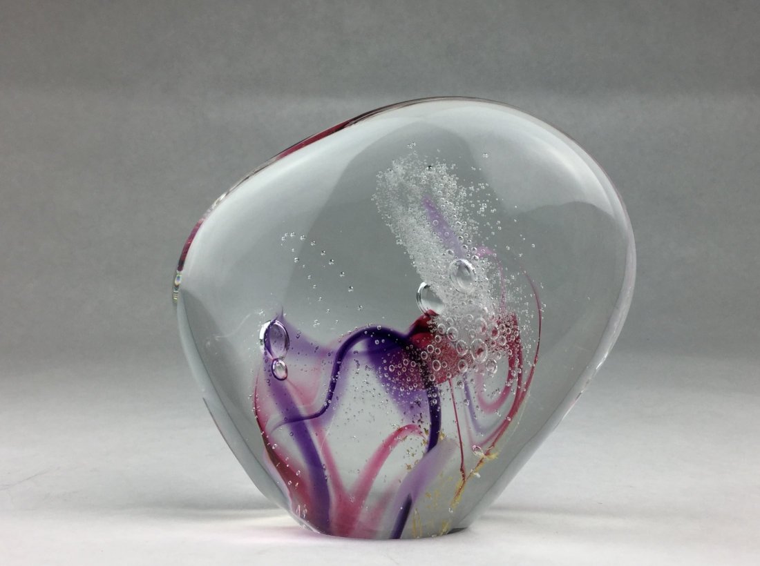 MICHELLE KAPTUR Signed Art Glass Paperweight: Gorgeous art glass paperweight by Michelle Kaptur. Signed Kaptur.