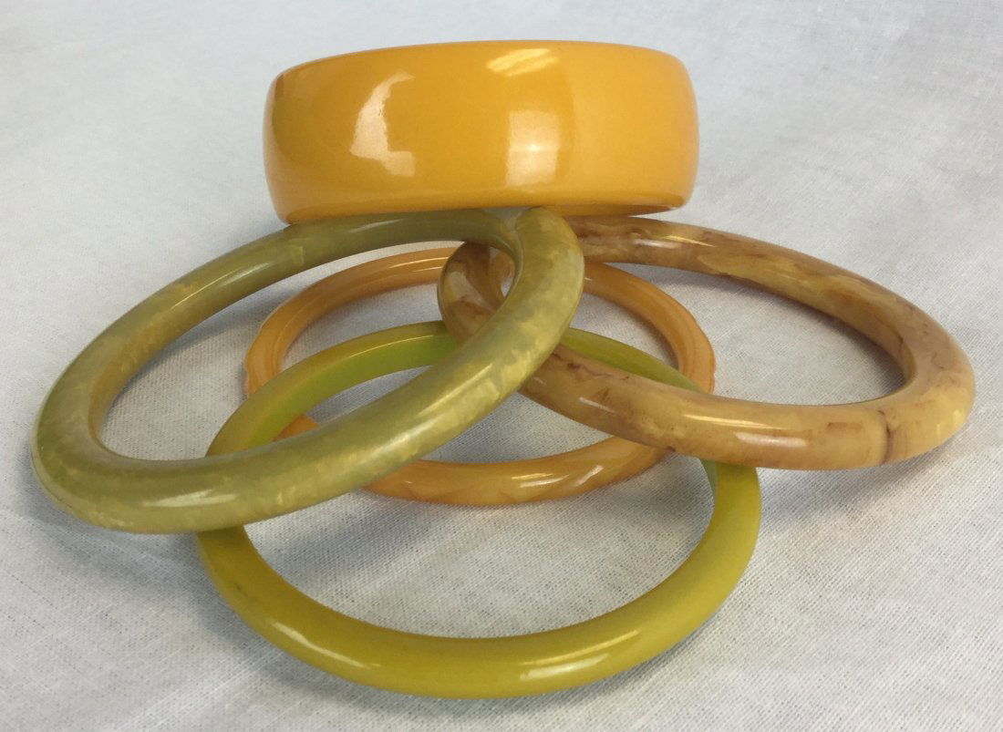 5 Vintage Bakelite Bracelets from Long Beach Estate (1 of 2)