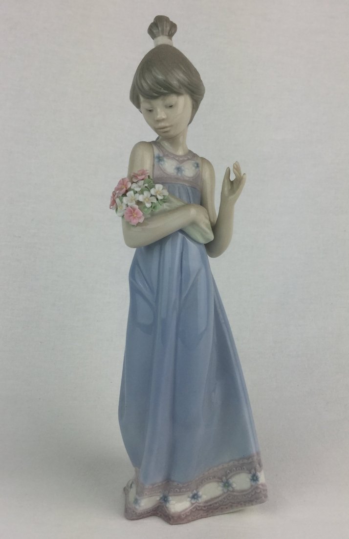 Retired Fine Porcelain Lladro #5604 Spring Token (1 of 3)