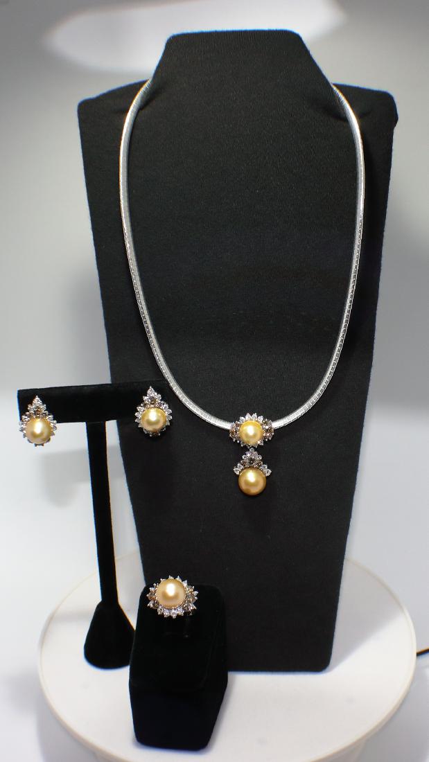 South Sea Pearls Champagne Color with White & Champagne (1 of 5)