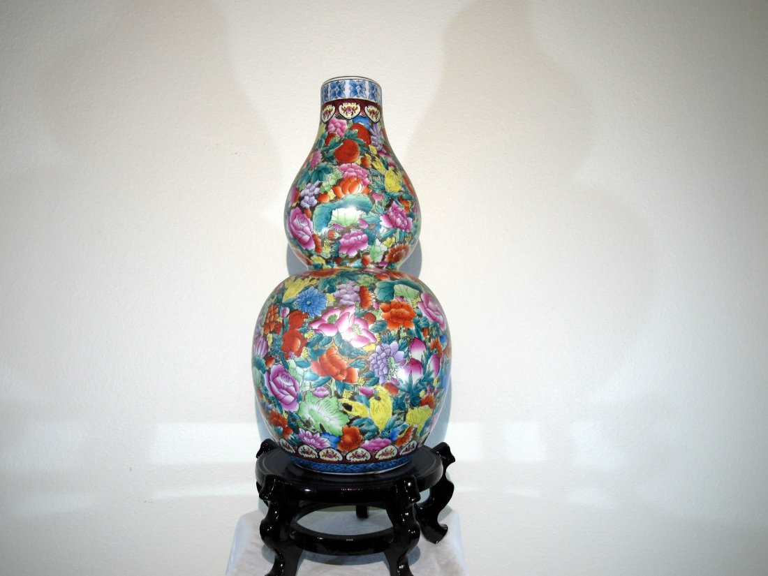 Mille Fleur Huluping 'Double-Gourd' Chinese Porcelain (1 of 2)