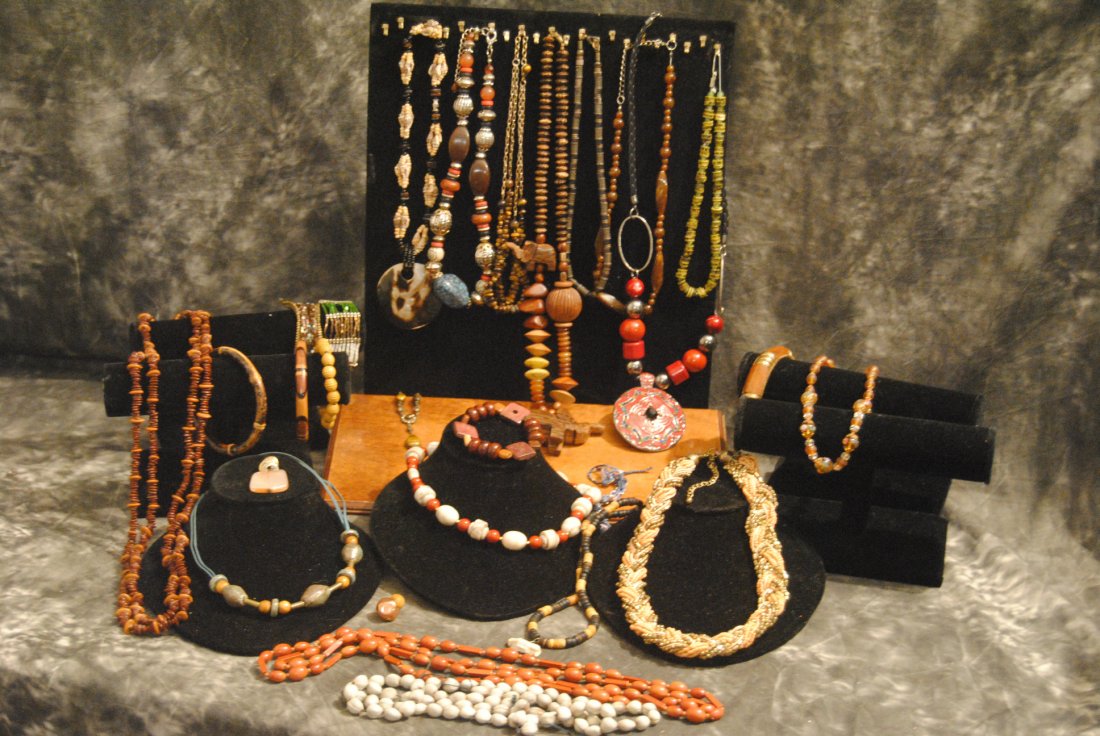 2LB HANDCARVED WOODEN, NATURAL , SHELL & TIGERS EYE (1 of 9)