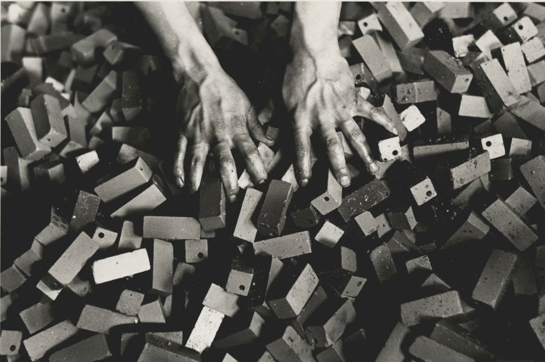 Arthur Rothstein, "Making traps for Japanese Beetles. (1 of 2)