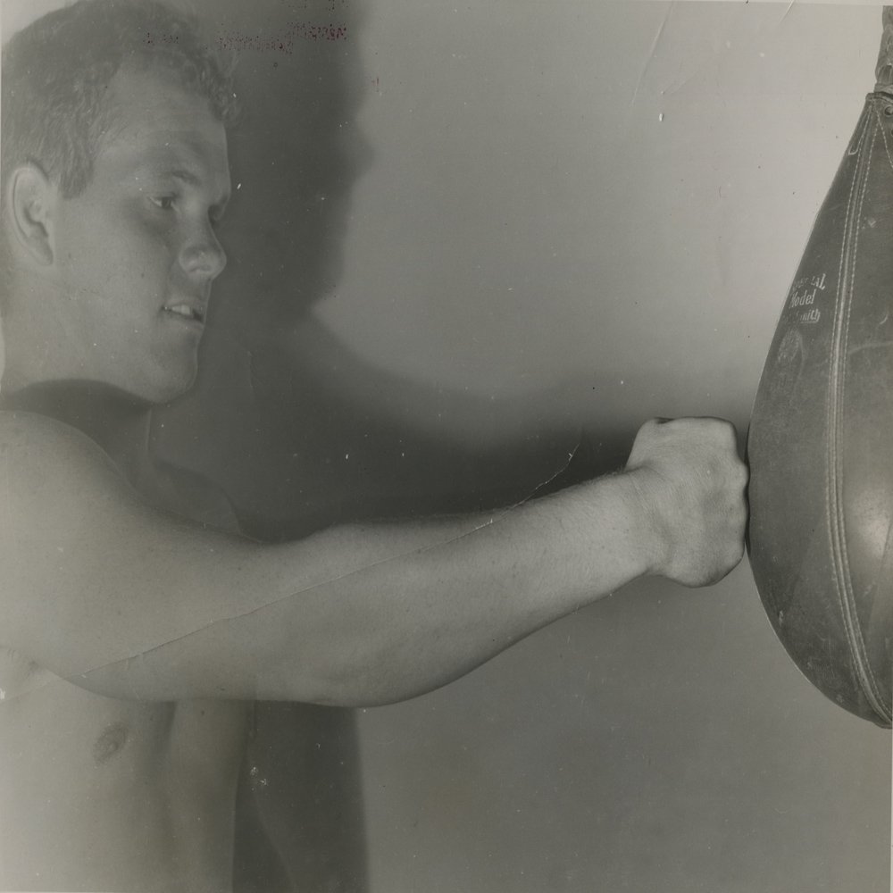 Harold Edgerton, Hitting the punching bag. (1 of 3)