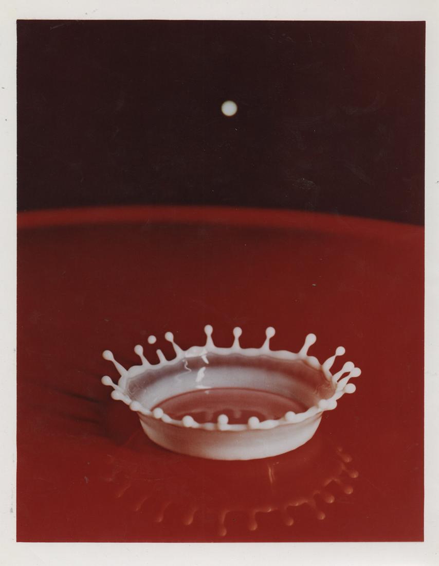Harold Edgerton. Drop of milk crown. Brilliant colors (1 of 1)