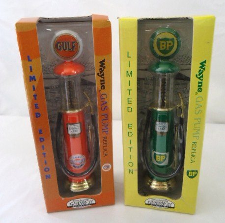 Pair BP & Gulf Replica Gas Pumps in Box (1 of 2)