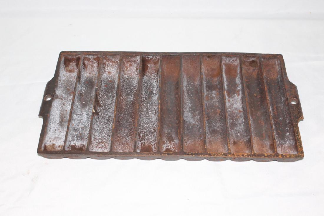 No. 22 Griswold Corn Bread Pan (1 of 2)