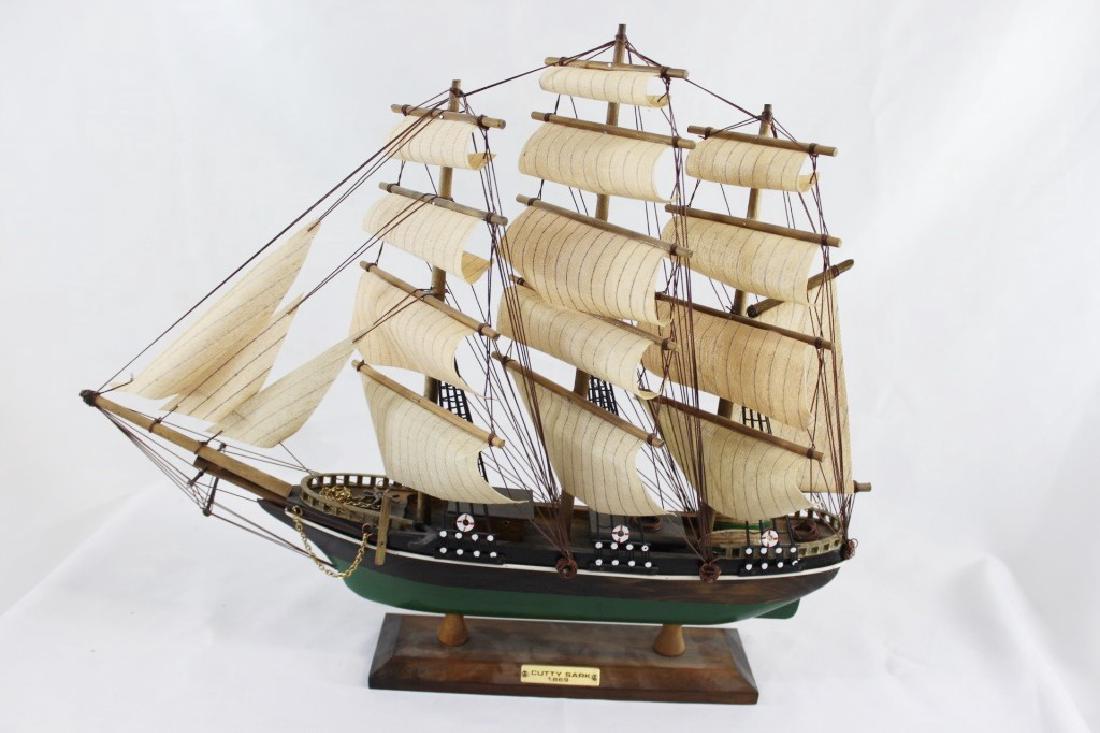 Vintage Cutty Sark Clipper Ship Wood Model (1 of 3)