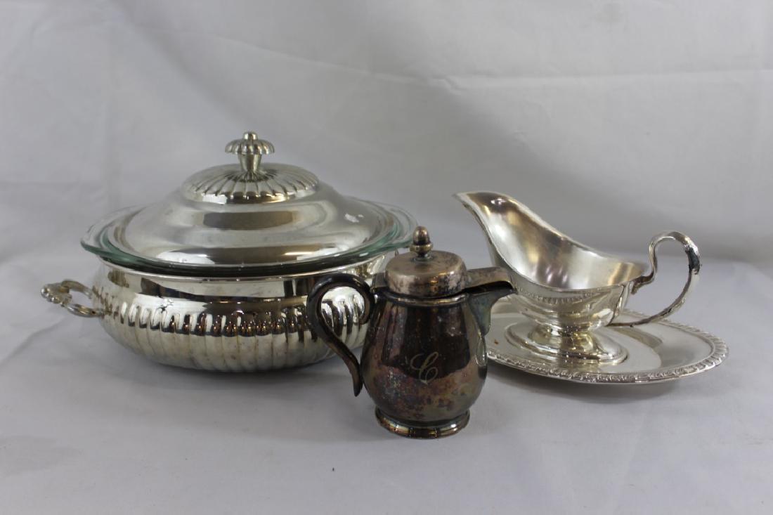 Silverplate gravy boat, Serving Dish etc (1 of 1)