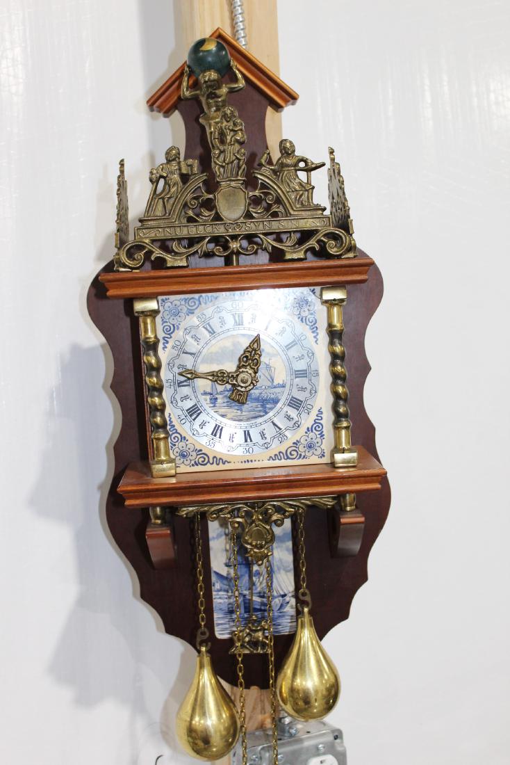 Dutch Delft Blue Dutch Hermle 1969 (1 of 4)