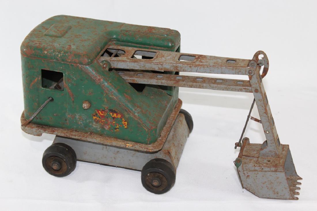 1940s Marx Lumar Excavator (1 of 3)
