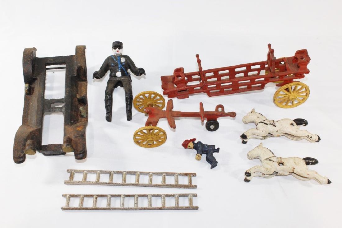 Lot of Cast Iron Toy Parts (1 of 4)