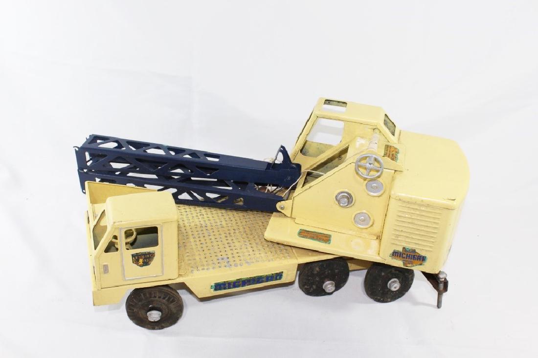 Ny-Lint Yellow Crane (1 of 2)