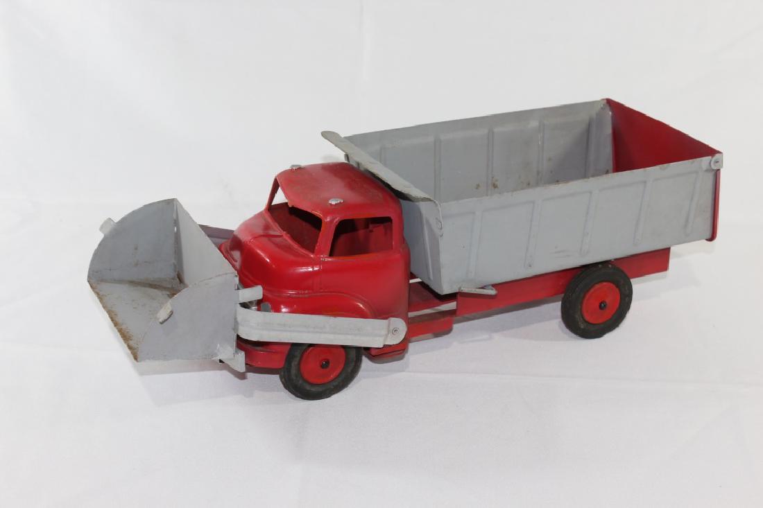 Wyandotte Vintage Front End / Dump Truck (1 of 4)