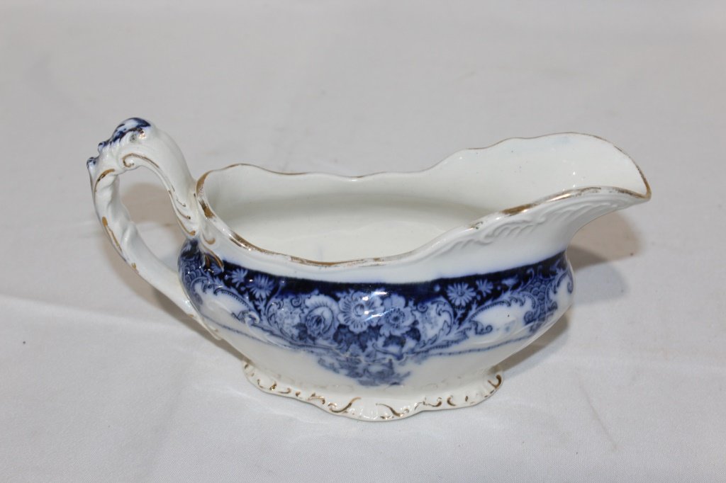 Belmont Flow Blue Gravy Boat (1 of 3)