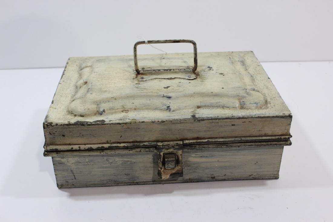 Antique Tin Spice Box, Six Round Spice Cans (1 of 2)