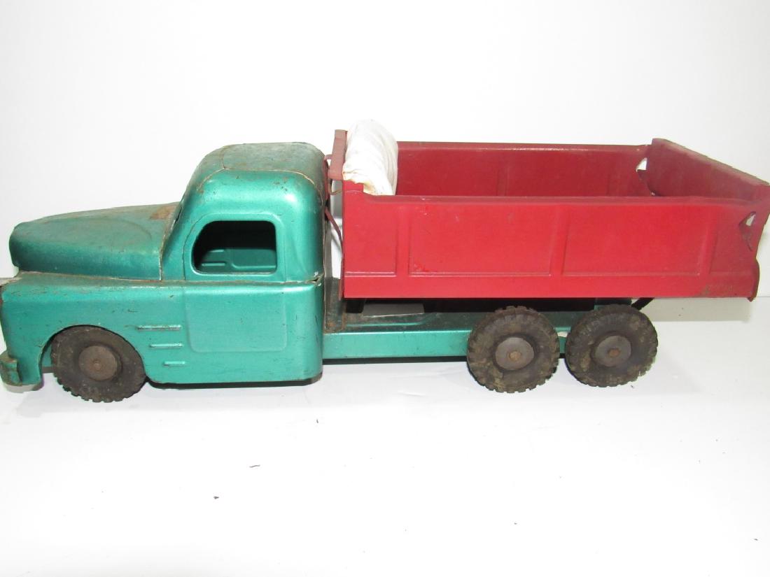 Structo Dump Truck Steel (1 of 2)