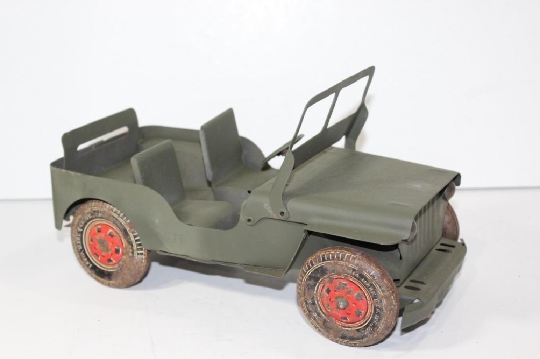 Vintage Louis Marx Willys Jeep toy car (1 of 3)