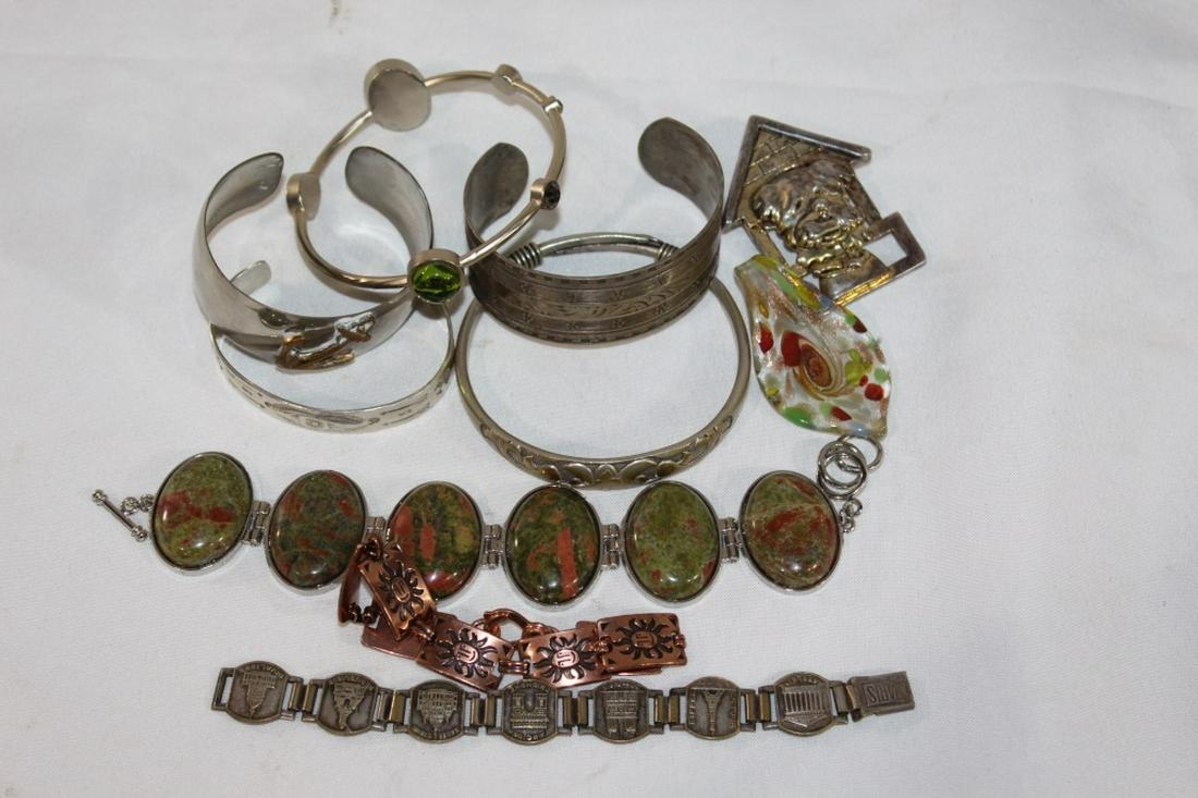 Large lot of unmarked misc. jewlery (1 of 3)