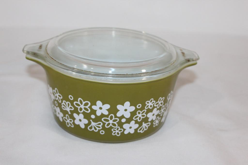 Pyrex Crazy Daisy #473 with Lid: Good overall condition, no chips or cracks