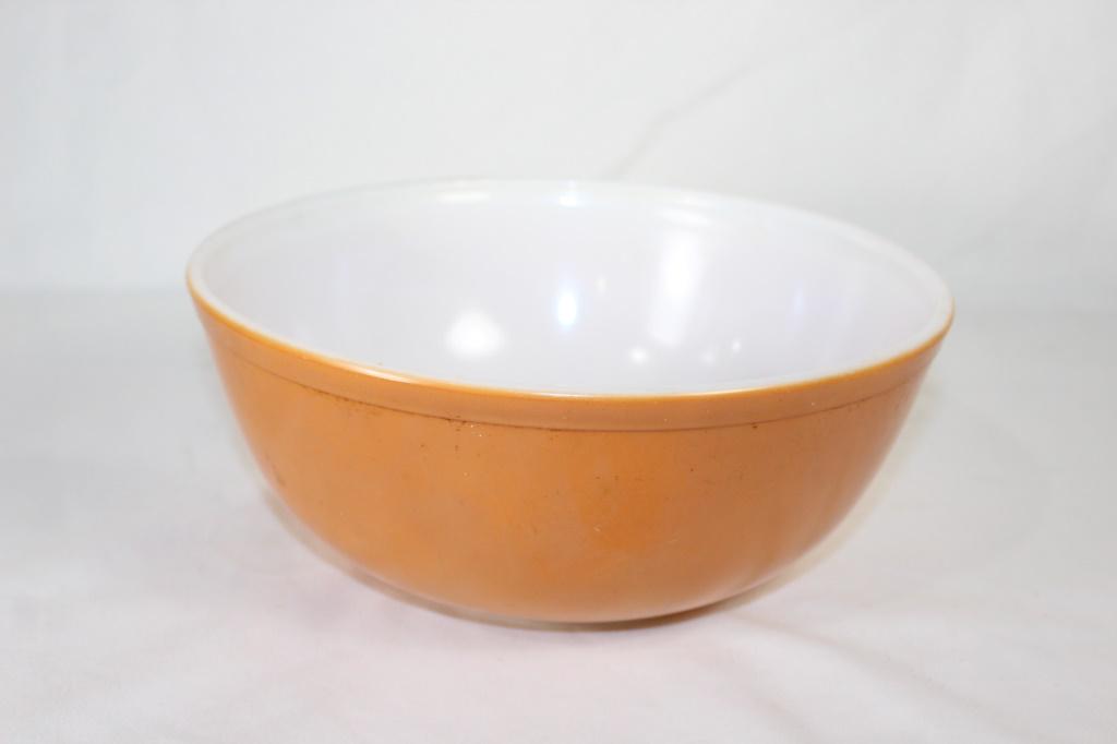 Pyrex Orange Mixing Bowl - 404 - 4 Quart: Vintage Pyrex Orange Mixing Bowl
