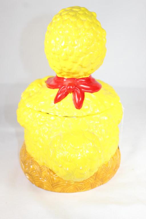 Vintage Big Bird - Seaseme Street - Cookie Jar: measures about 11 inches tall, minor paint loss but overall good condition