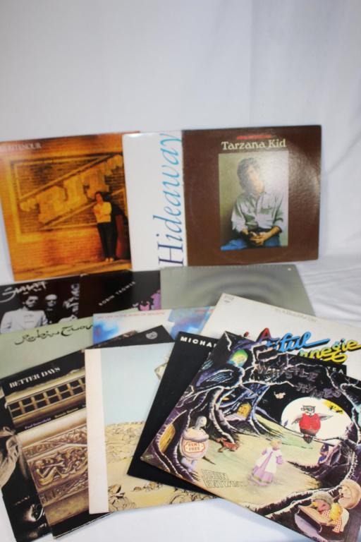 Lot VTG Vinyl Records - mix of artists: Al di Meola Paul Buttefield - Better Days (with insert) Donovan in Concert Michael Franks - The Art of Tea John Entwistle -Whistle Brian Eno-David Byrne - My Life in the Bush of Ghosts Its'a Beautiful