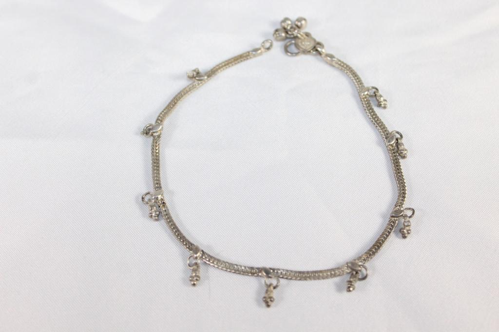 Sterling Silver Anklet - Marked B1 - SS: measures about 10 1/2 inches long from end to end, weighs about .5 oz