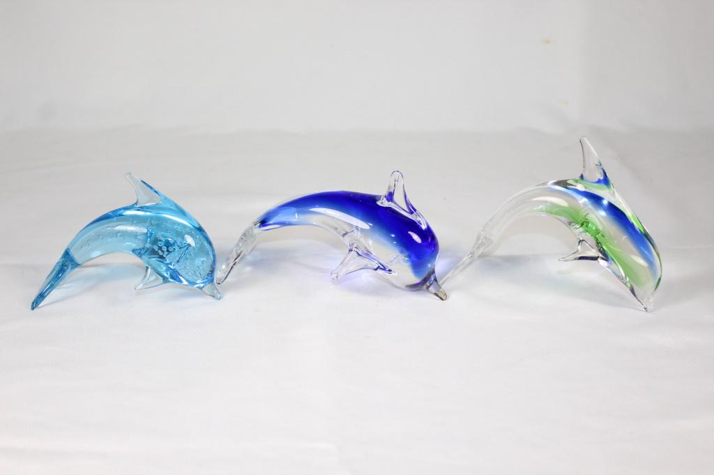 Lot of 3 Murano? Glass Hand Blown Dolphins: Trio of glass handlblown Dolphin figurines - measures about 4 1/2 inches tall (tallest one), no chips or cracks