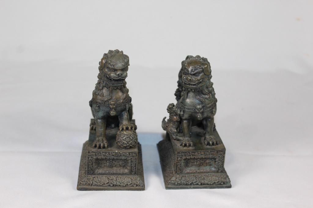 Pair of Chinese Foo Dogs - Resin (1 of 4)