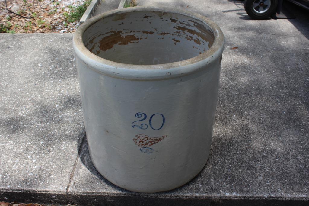 Large 20 Gallon Red Wing Union Crock: Antique large 20 gallon red wing union crocks as pictured has chip to side as pictured (no shipping this item)