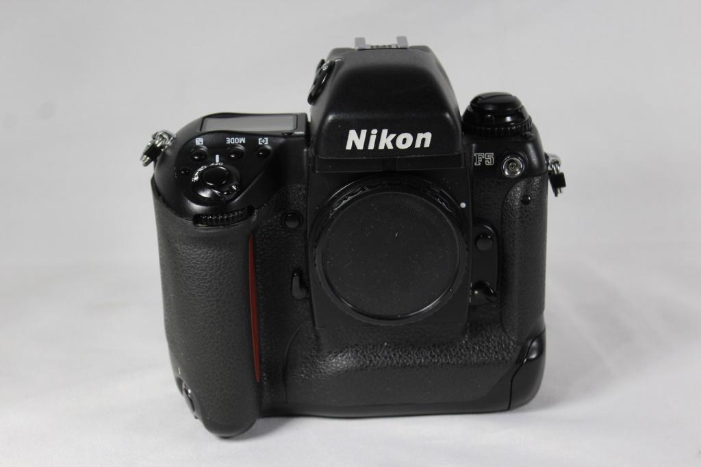 NIKON F5 SLR 35mm Film Camera: Some wear and tear as pictured