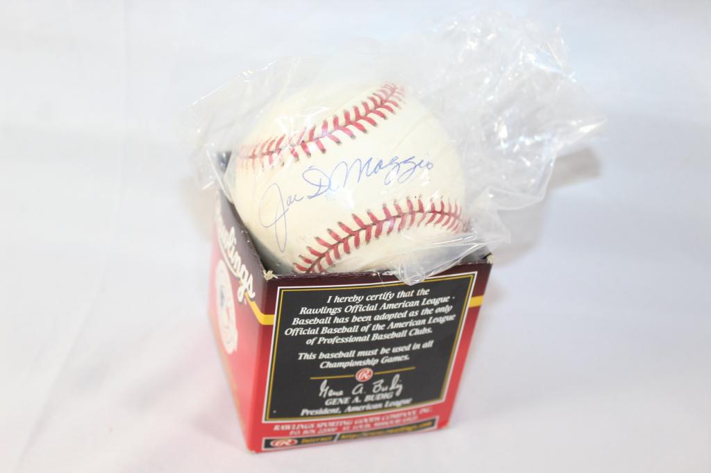 JOE DIMAGGIO SIGNED BASEBALL, NO COA (1 of 2)