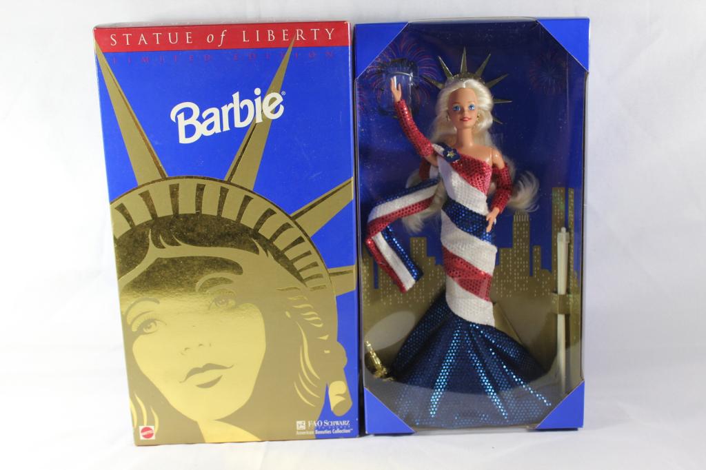 1995 STATUE OF LIBERTY LIMITED EDITION BARBIE (1 of 5)