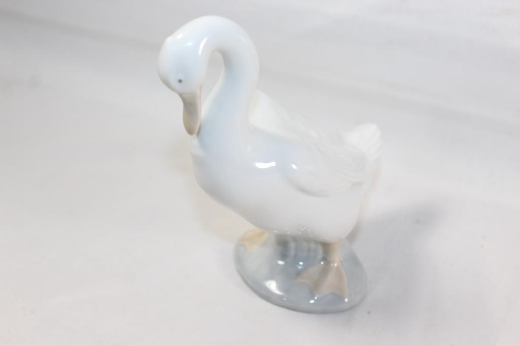 LLADRO NAO GOOSE FIGURINE 1978 (1 of 4)