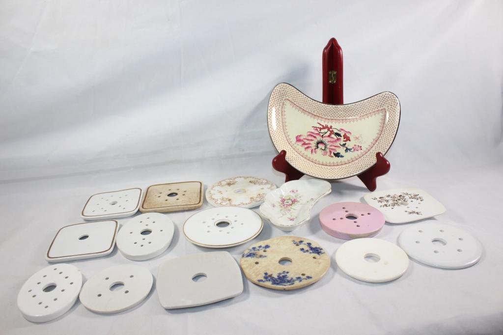 16 PC. PORCELAIN STRAINERS/ TRIVETS-FLOW BLUE ETC (1 of 8)