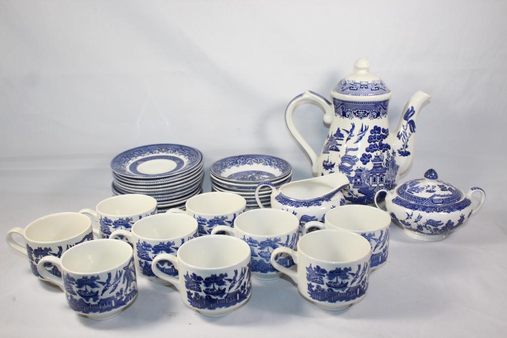 34 PC. BLUE WILLOW LOT- CHURCHILL JOHNSON BROS ETC (1 of 5)