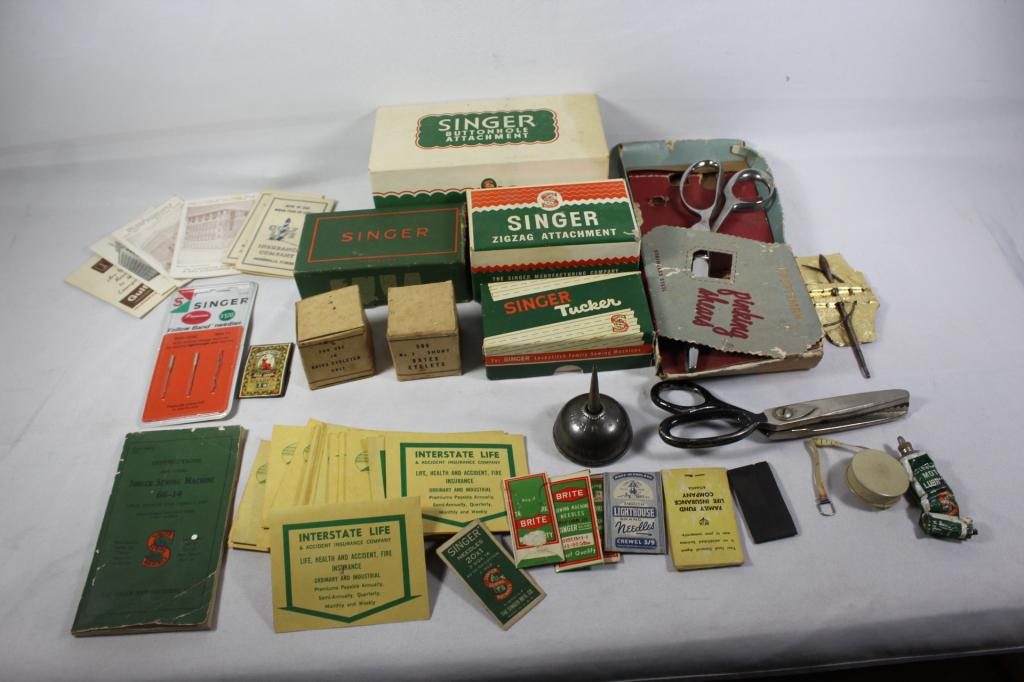 SINGER SEWING MACHINE ACCESSORIES LOT (1 of 9)