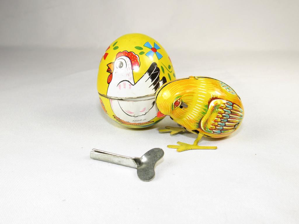 Vintage Tin Litho Chick Chicken in Egg Wind Up Toy (1 of 3)